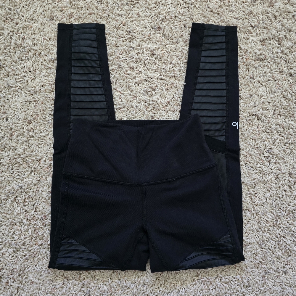 Alo 7/8 High-Waist Moto Legging Black High-Waisted Leggings - XS - Picture 5 of 16